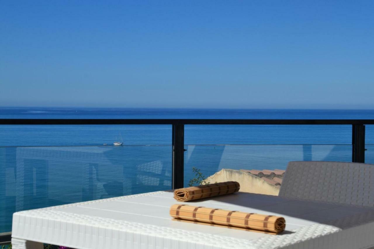 La Scogliera Turca Hotel Реалмонте Екстериор снимка